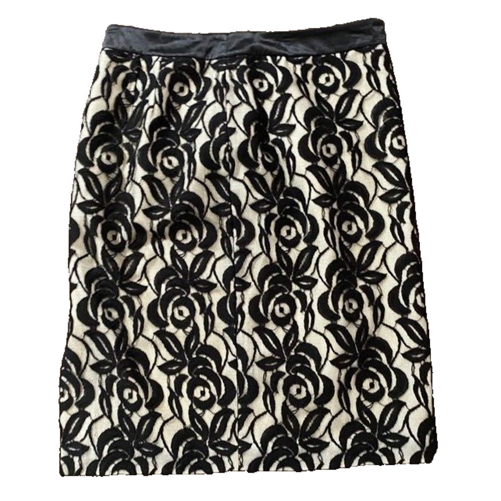 Ann Taylor- Women’s Black Lace over cream color liner Pencil Skirt Size 8